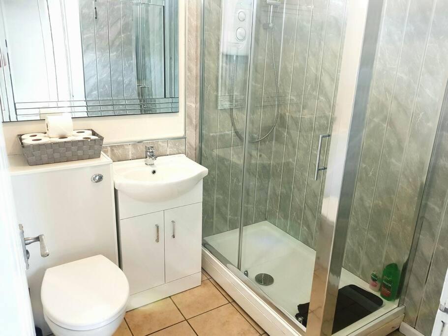 Cosy 2-Bedroom House In Leith エディンバラ エクステリア 写真